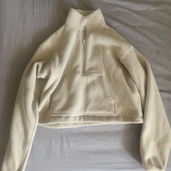 Aritzia TNA 1/2 zip sweater - Picture 3 of 3